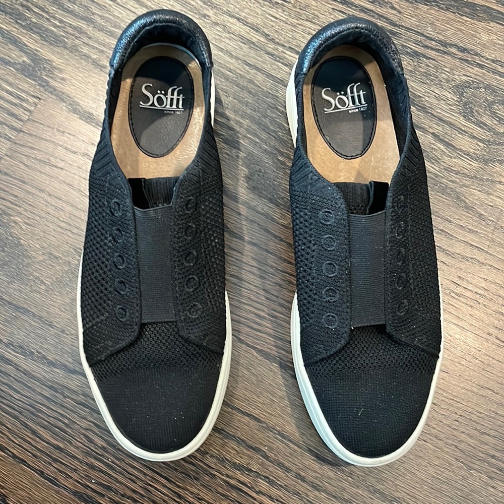 Sofft Black Slip-On Sneakers Size 9M